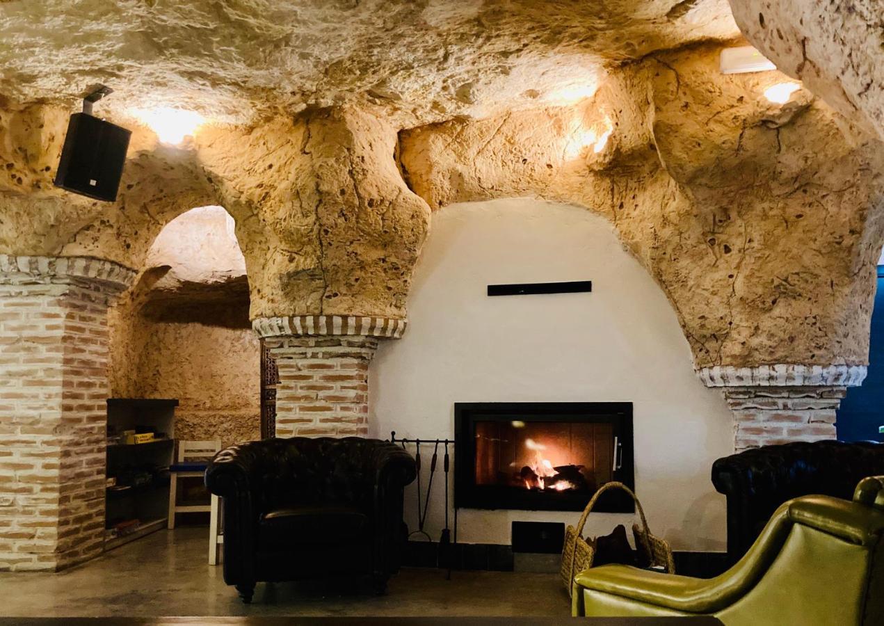 Casa Rural Cueva El Nido Casas de Fernando Alonso Esterno foto