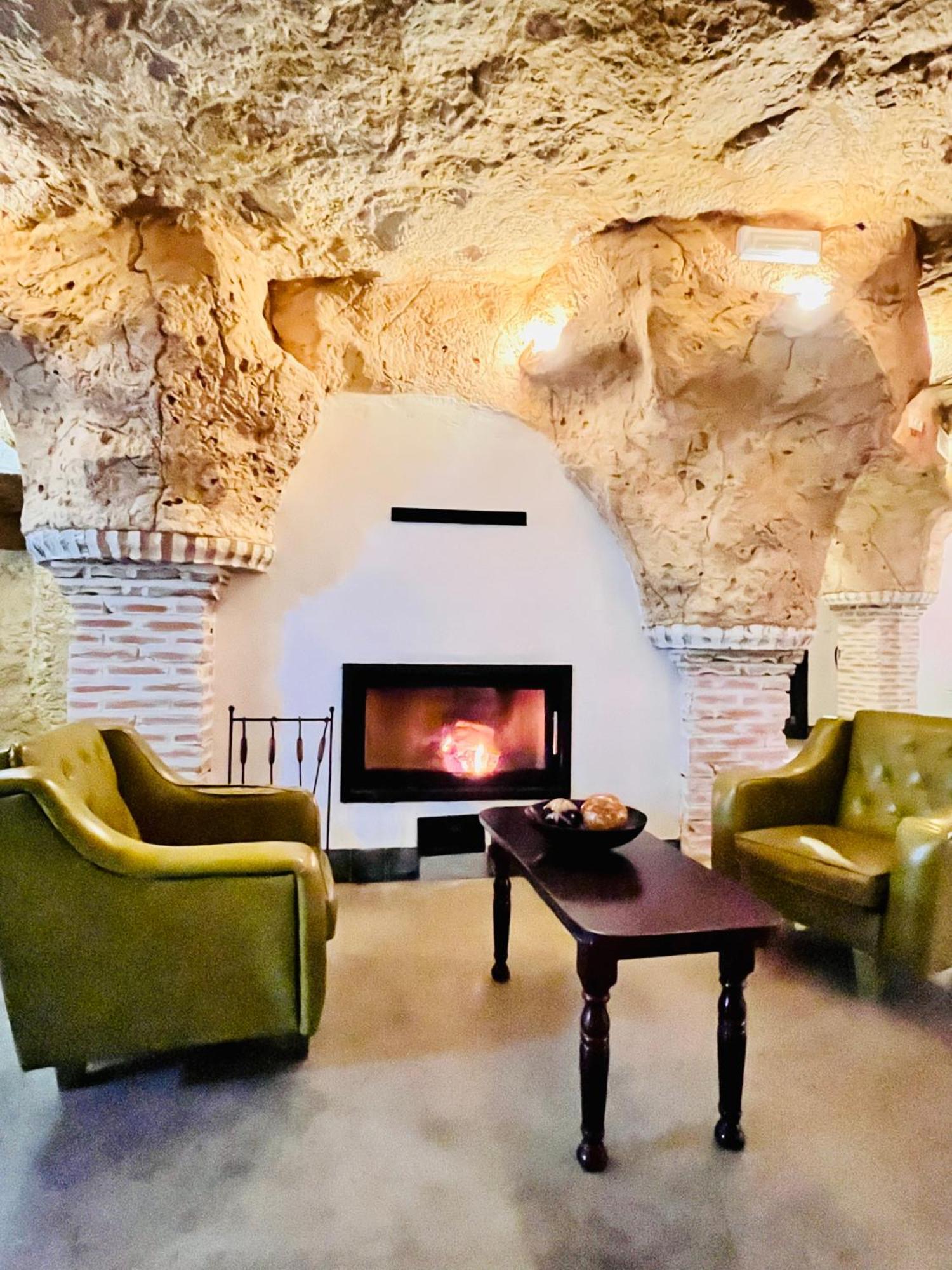 Casa Rural Cueva El Nido Casas de Fernando Alonso Esterno foto